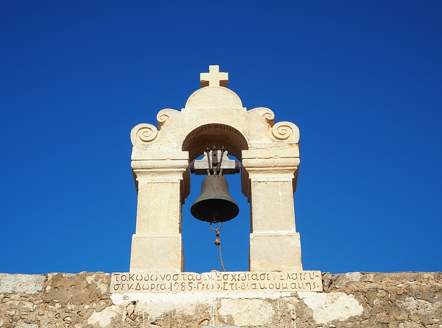 結婚式の夢　教会の鐘